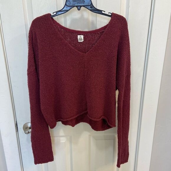 Me to We Maroon V-Neck Crop Sweater - Picture 6 of 8